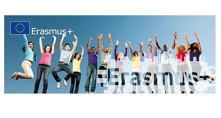 Erasmus+ prezentacja - zdjęcie studdentów.